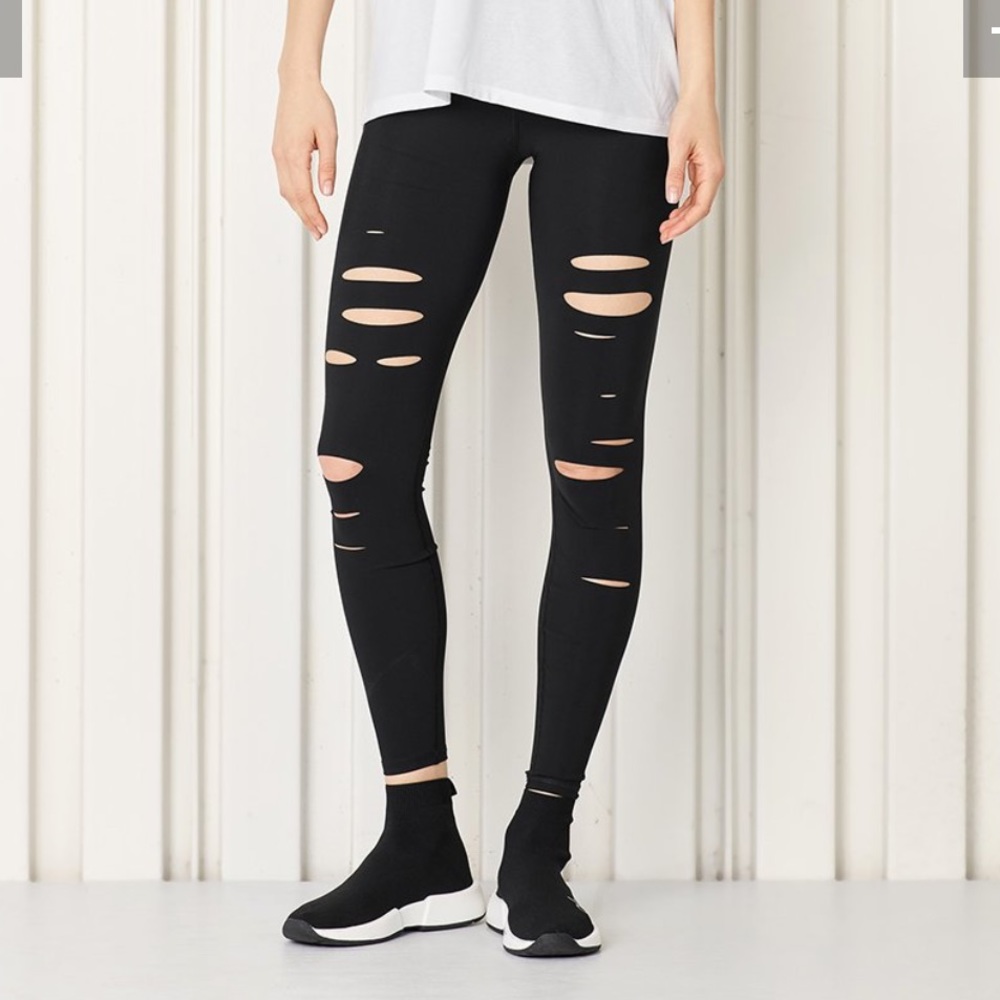 Alo Yoga Ripped Legging